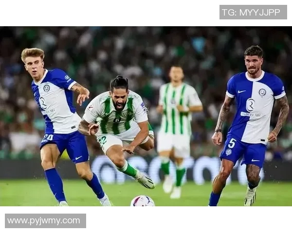 五大联赛赛场小动作频出 镜头捕捉细节引球迷热烈讨论